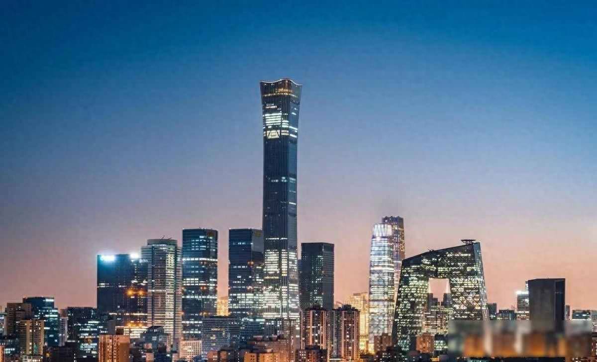北京地铁跑得越来越密，城市没怎么长大，国家中枢悄悄换套新系统