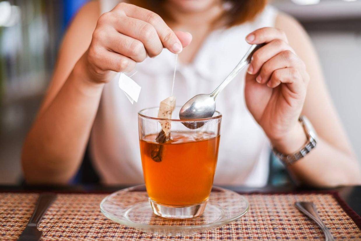 夏季喝这4种茶，舒服润燥又养脾胃！