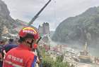 “拼命地跑，腿脚都是软的”，重庆男子丢下车：如果车再快几十秒，就被埋了
