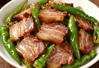 家常美味中的味蕾盛宴：尖椒炒腊肉的家常做法与饮食文化