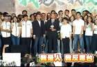 韩国瑜凯道喊“秦始皇不统一六国就不用吃毒油”——这一句，把所有人的逻辑都推翻了！