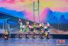杂技剧《脊梁》在广西南宁上演 贵州大桥“搬”上广西舞台
