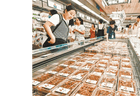 网红零食店接连落地各大核心商圈——新鲜短保成南昌年轻人零食消费新选择