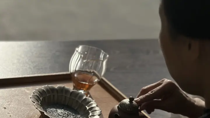 茶在杯里,你在时间里