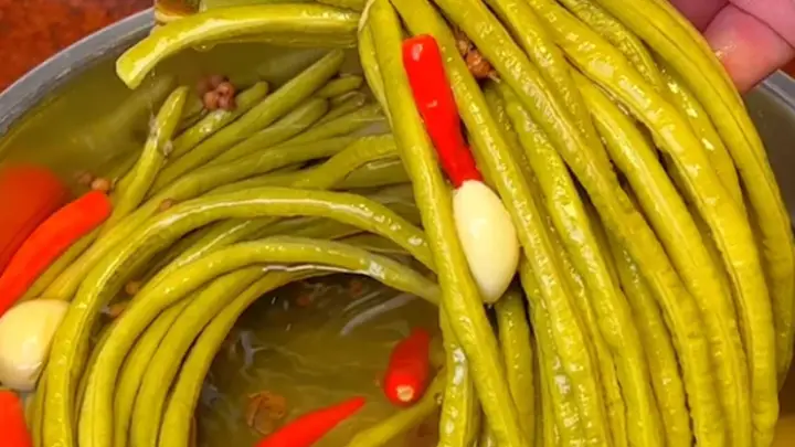 一坛酸豆角,封存夏日最脆爽的时光