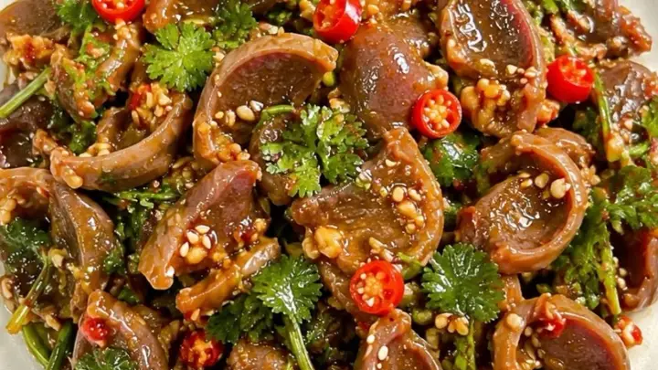 脆嫩入魂：一盘凉拌鸭胗里的江湖与烟火