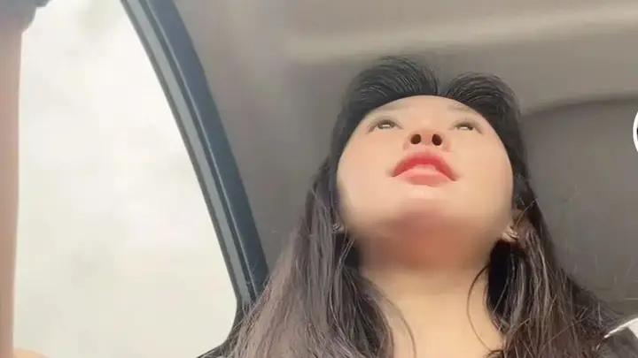 高速上滴滴司机突发腹痛,女乘客马上换位“代驾”狂奔医院获赞