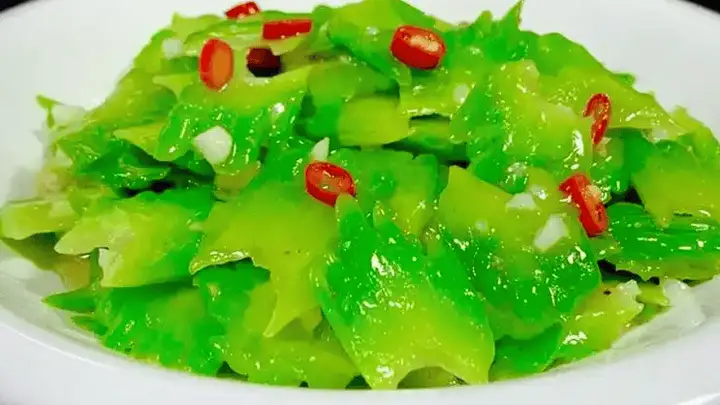爆炒苦瓜,这样做一点都不苦!连不吃苦瓜的人都抢着吃