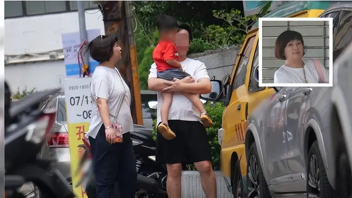 44岁Selina中年发福!无滤镜下胖到看不出脖子,肚子比老公还大