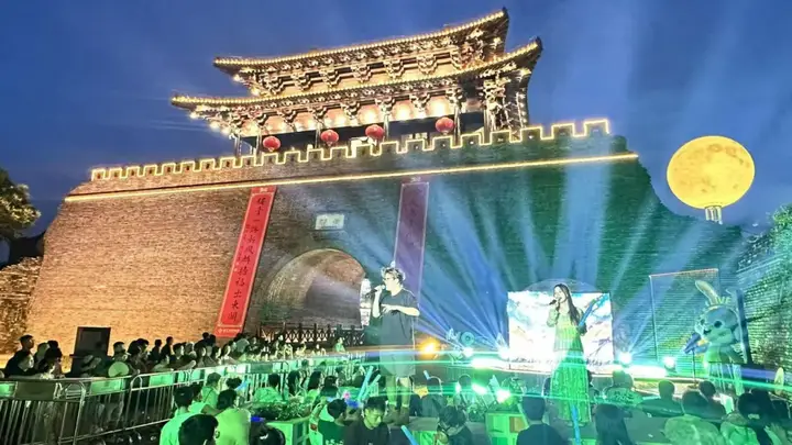 多元业态点亮古城夏夜!扬州东关街五大主题活动激活暑期夜经济