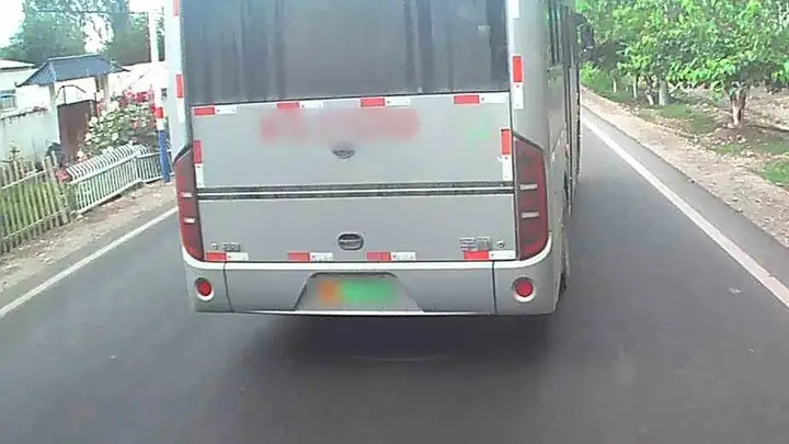 公交司机连续斗气别车5公里，因涉嫌寻衅滋事被立案调查