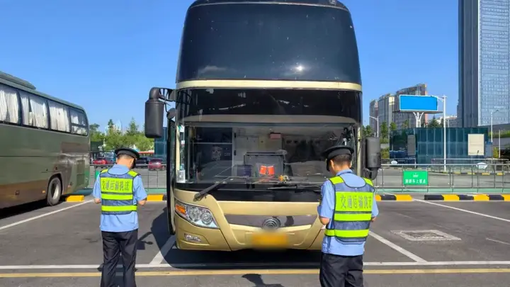 旅游旺季贵阳市交通执法提醒:莫为蝇利触红线
