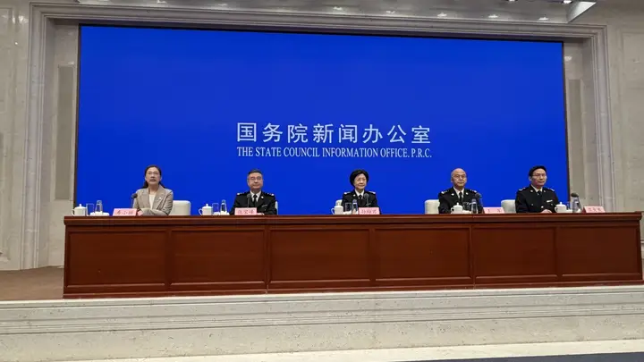 如何助力扩消费?海关总署答每经问:从7月1日起对1万元以下的退税申请不再100%验核,全面推行无纸化办理