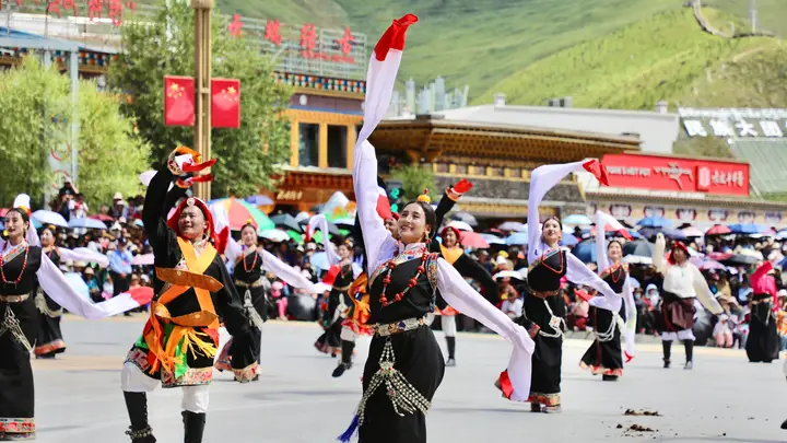 2026三江源生态文化旅游节非遗巡游今日启幕 玉树城将迎康巴人踏歌盛会