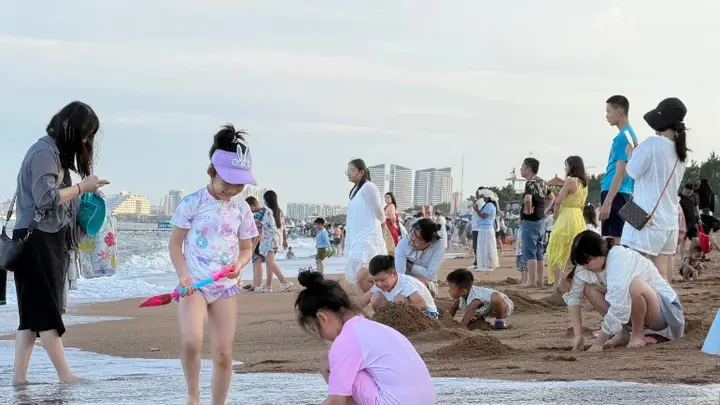暑期尾声错峰出游热度攀升,日照海滨亲子游人气旺