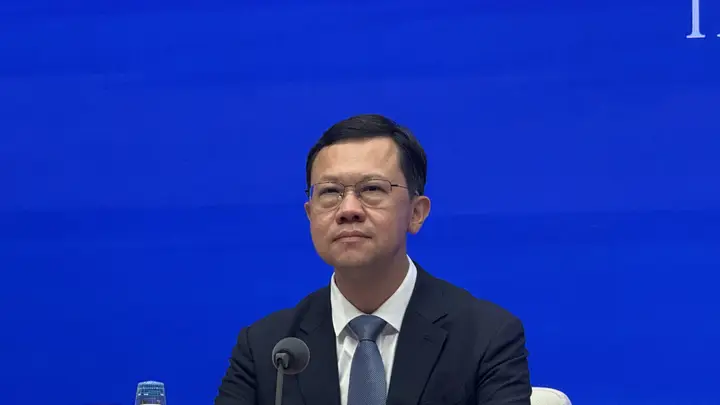 商务部:将大力推动新能源汽车下乡,扩大农村充电设施覆盖范围