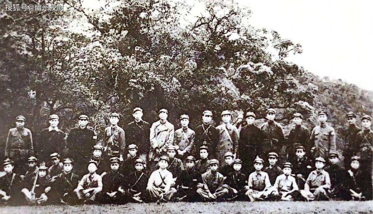 他是红军“游击大王”，三野的兵团副司令，为何只评副军级？