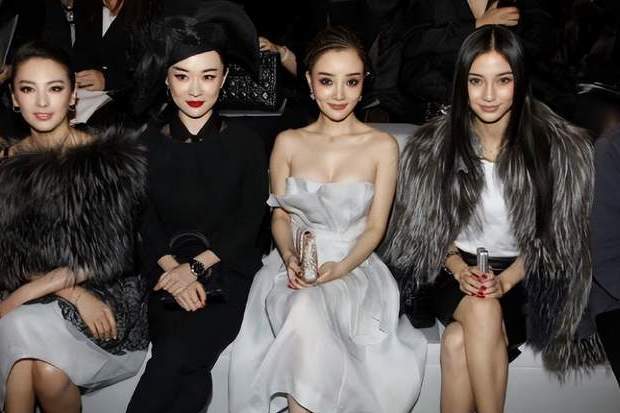 李小璐和Angelababy罕见同框，网友：各有各的美