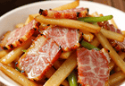 腊肉炒萝卜干：藏在烟火里的 “朴素珍味”，一口回到小时候