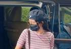 杨幂果然是“条纹控”！条纹衫搭牛仔短裤，体态纤细宛若18岁少女