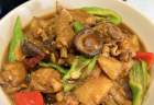 10月16日18:00，食鲜报“家常开胃菜分享”栏目将上线香菇土豆炖鸡、凉拌香菜鸭胗、干锅菜花的零门槛做法预告