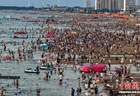 山东荣成：滨海夜色引客来