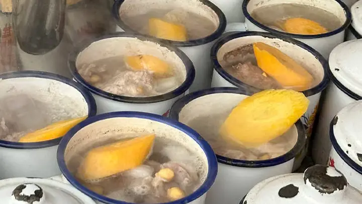 新疆旅游高原饮食:清淡与高热量食物的合理搭配