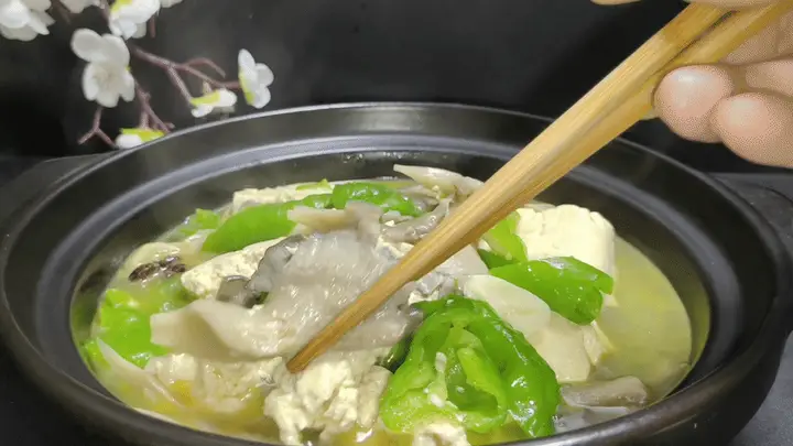 随手做的一道菜!炖一炖就出锅,鲜嫩入味太下饭、简单食材做出质朴美味,简单到零失败的好菜