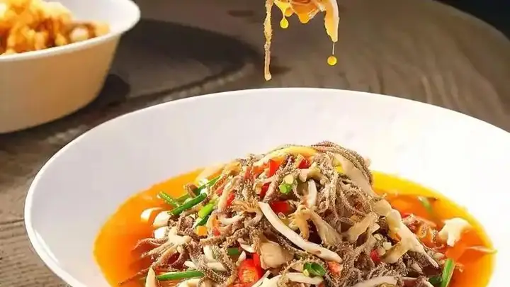 吕文扬:在葱香椒麻里熬出地道风味
