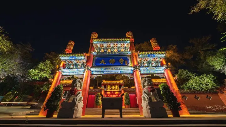 在新疆伊犁，我带你走进塞外江南的四季童话与诗意旅途
