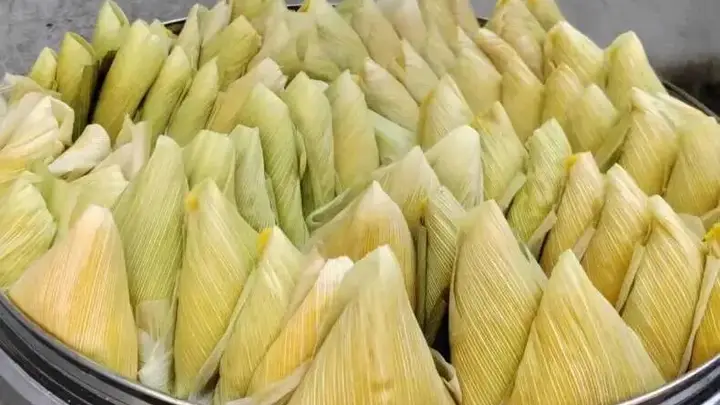 寻味云南·吃在腾冲|咬一口玉米粑粑,尝尽盛夏的清甜与烟火