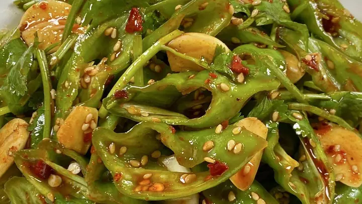 凉拌辣椒香菜,巨好吃,一口沦陷的神仙开胃菜