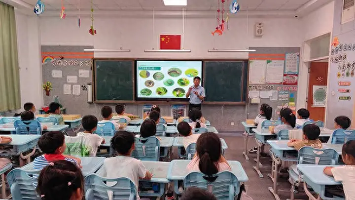 青岛市即墨区:科创宣讲进校园 厚植少年科创情怀