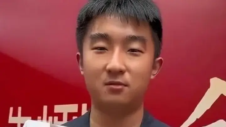 从“迈巴赫少爷”到北大最高奖学金得主：看完他的故事，我顿悟了什么是真正的“富养”