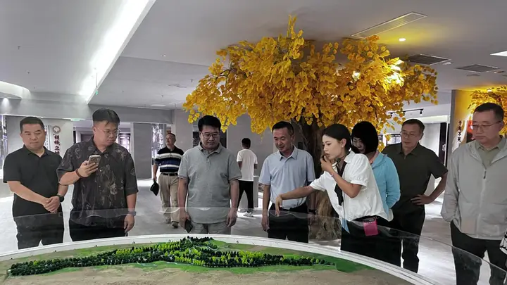 “文润龟兹”文学名家采风活动走进沙雅县