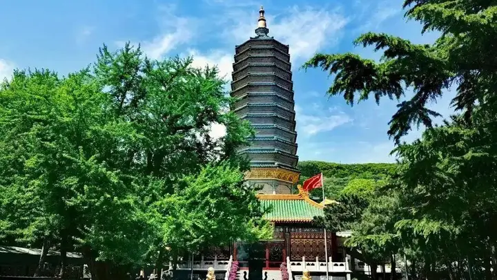 坐火车来石景山,从古刹晨光走到河畔落霞——