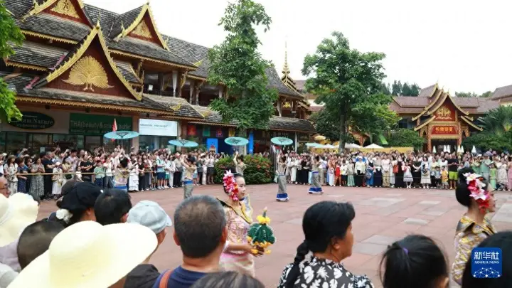 暑期文旅热度飙升 烟火旅途点燃内需新引擎
