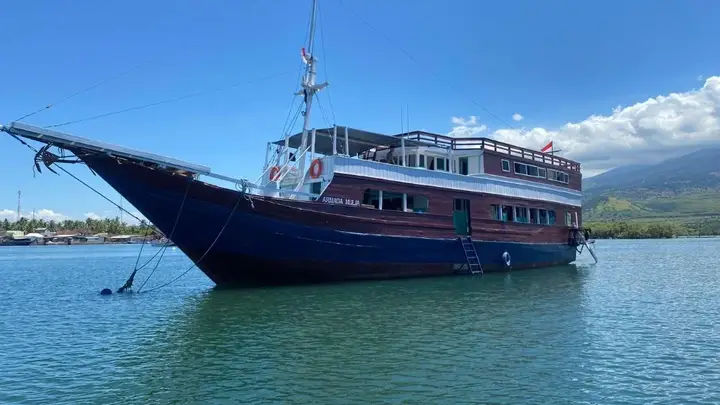 印尼游轮遭巨浪击沉,中国游客乘救生筏漂流数小时获救