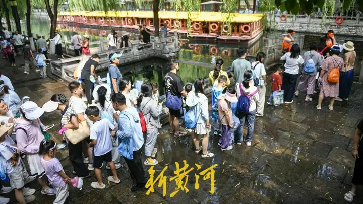 7月25日 济南泉城广场将启幕“涌动泉城”游泉打卡挑战赛 千余市民持专属护照寻访30处特色名泉