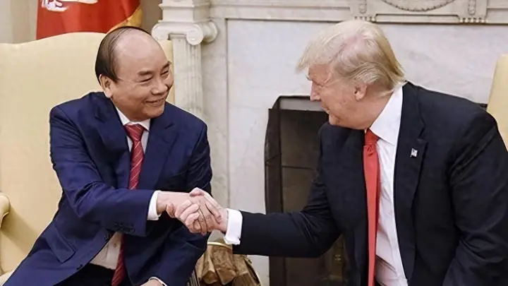 这就是背叛中国的下场,被美欧轮番“吸血”,没有一国愿意帮助它