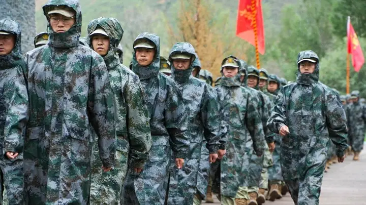 踏寻红军脚印,读懂翻山越岭的长征精神
