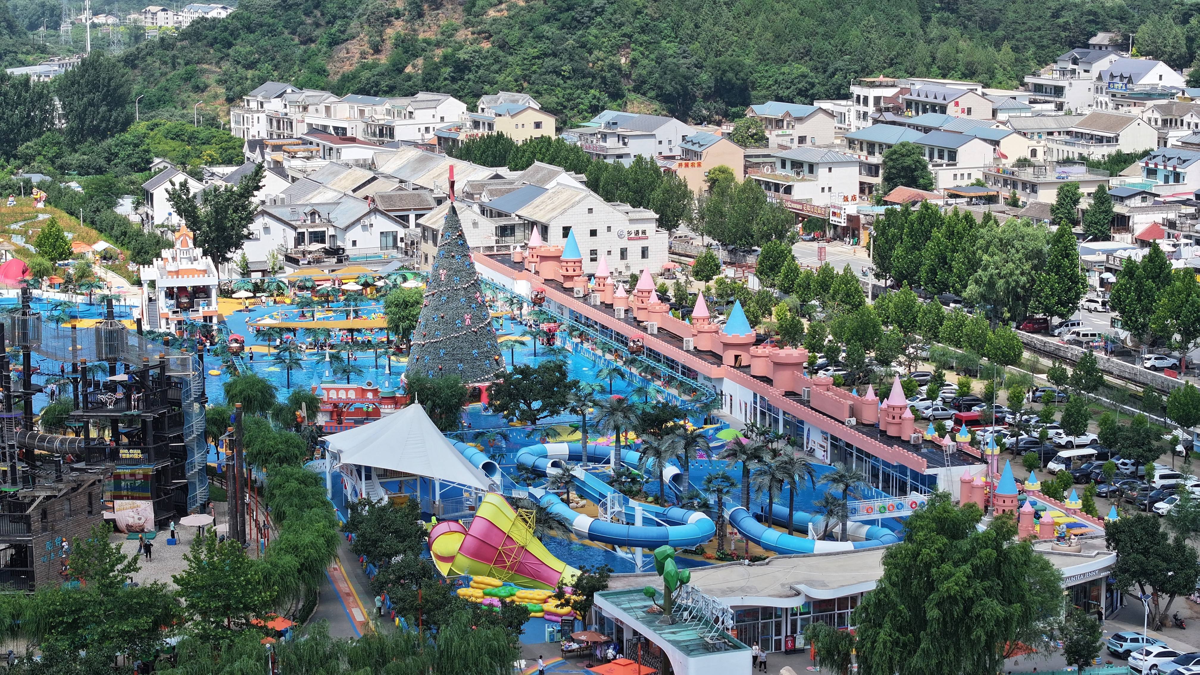 一镇多景 全域旅游带动暑期消费