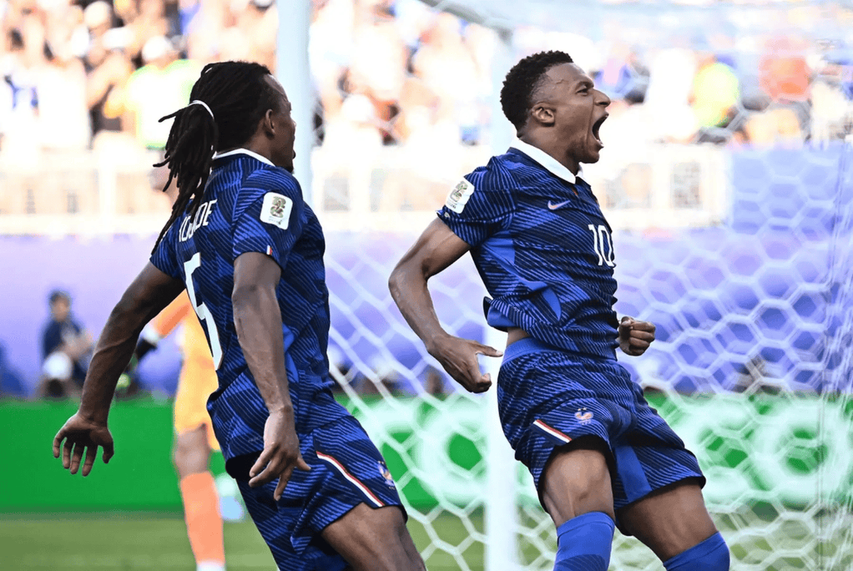 世界杯-姆巴佩破门主裁争议判罚不断 法国1-0巴拉圭将战摩洛哥