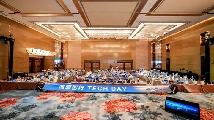 华为途灵平台,给底盘装上“会思考的大脑”