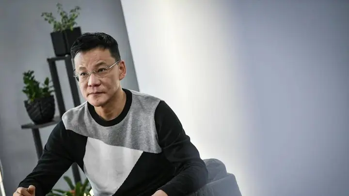 李国庆捐款100万力挺韩红：她混圈子是为了募捐