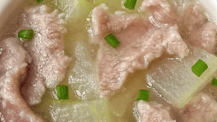 冬瓜滑肉汤:夏日里的一口清润,嫩滑入魂的家常滋味