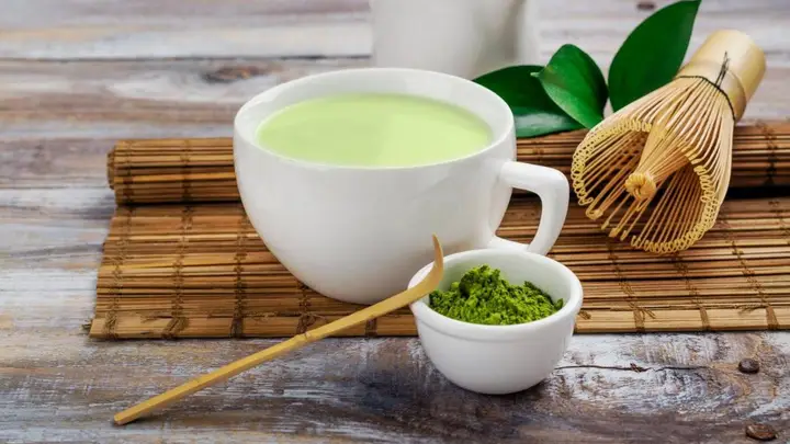 80℃和100℃的水温冲泡绿茶的比较
