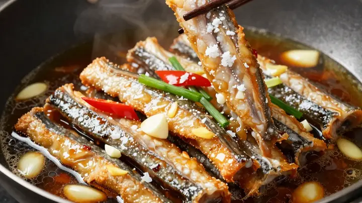 老广焖白鳝:去腥锁鲜,一锅出绝味