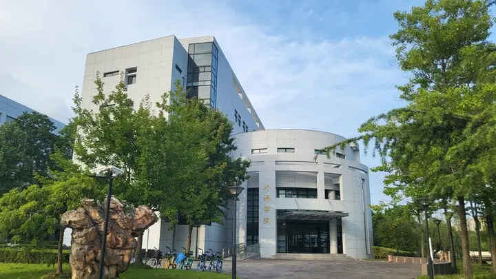 华东师大新增计算语言学专业,培养AI时代“双语人才”