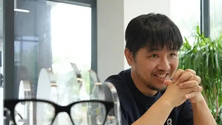 中国乐奇AI眼镜正式登陆日本:支持多AI模型切换